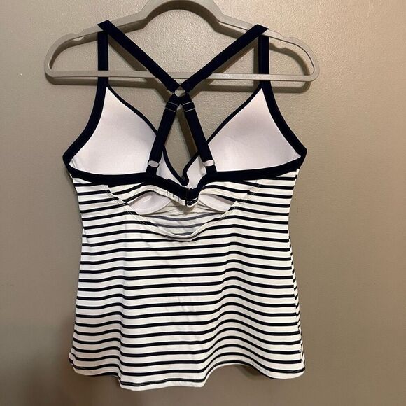 Lolë Caribbean Tankini Top size large - Picture 3 of 6